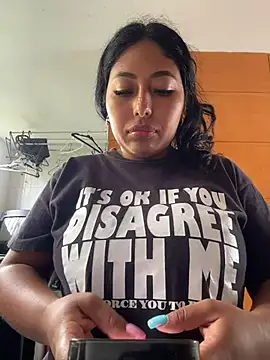 Snapshot of emmyjhonson07 chatting on 10-08-25, 02:04 emmyjhonson07 online show from 10-08-25, 02:04