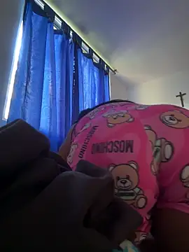 Snapshot of emmyjhonson07 chatting on 10-16-25, 01:12 emmyjhonson07 online show from 10-16-25, 01:12