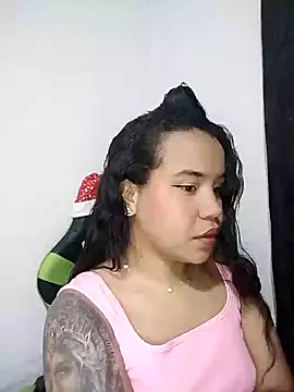 leila 22 online show from 12-19-24, 02:12