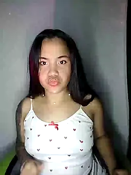 leila 22 online show from 12-28-24, 01:39