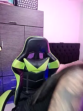 leila 22 online show from 03-19-25, 03:19