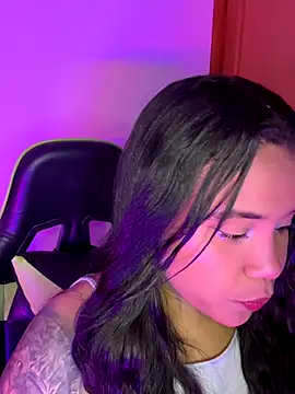 leila 22 online show from 11-07-25, 06:35