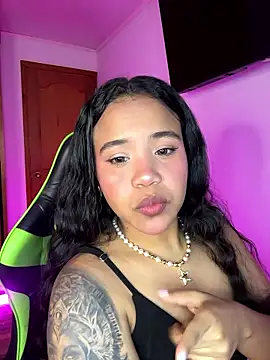 leila 22 online show from 01-11-26, 07:02