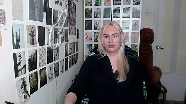 CapriScorpion online show from 11-20-25, 03:23