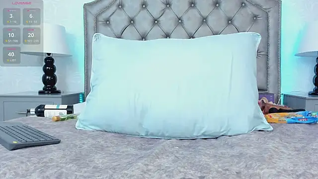 Snapshot of AdelaBrown chatting on 12-11-24, 09:30 AdelaBrown online show from 12-11-24, 09:30