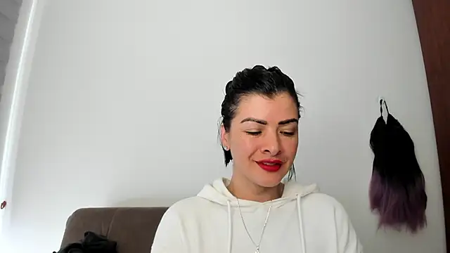 Snapshot of queen_fetish chatting on 12-04-24, 03:43 queen fetish online show from 12-04-24, 03:43