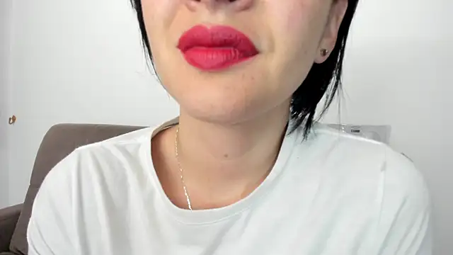 Snapshot of queen_fetish chatting on 12-06-24, 10:16 queen fetish online show from 12-06-24, 10:16