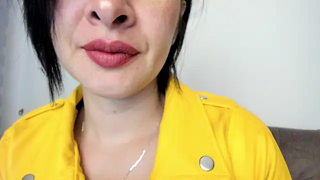 Snapshot of queen_fetish chatting on 12-12-24, 10:24 queen fetish online show from 12-12-24, 10:24