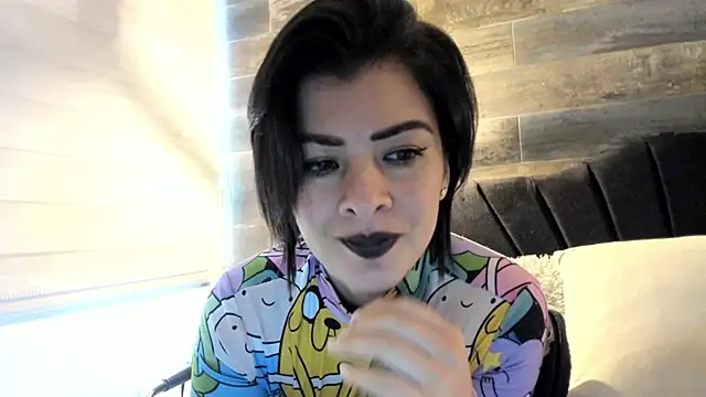 Snapshot of queen_fetish chatting on 12-19-24, 06:12 queen fetish online show from 12-19-24, 06:12