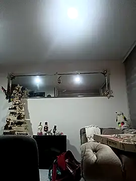 Snapshot of queen_fetish chatting on 12-21-24, 02:41 queen fetish online show from 12-21-24, 02:41