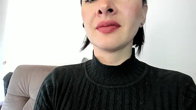 Snapshot of queen_fetish chatting on 01-13-25, 04:51 queen fetish online show from 01-13-25, 04:51