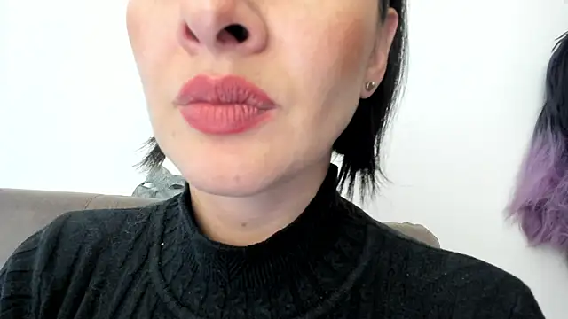 Snapshot of queen_fetish chatting on 01-13-25, 07:53 queen fetish online show from 01-13-25, 07:53