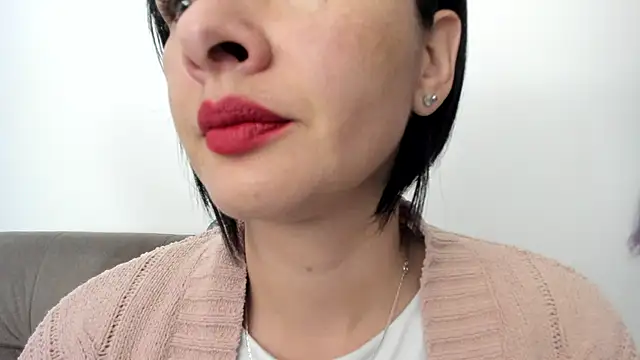 Snapshot of queen_fetish chatting on 01-16-25, 09:48 queen fetish online show from 01-16-25, 09:48