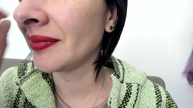 Snapshot of queen_fetish chatting on 01-17-25, 10:11 queen fetish online show from 01-17-25, 10:11