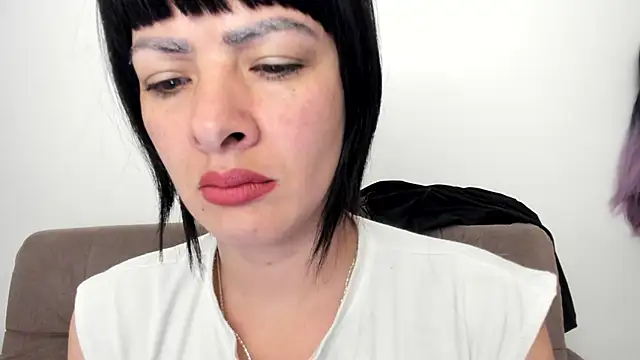 Snapshot of queen_fetish chatting on 01-22-25, 09:57 queen fetish online show from 01-22-25, 09:57