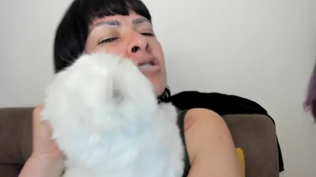 Snapshot of queen_fetish chatting on 01-23-25, 12:14 queen fetish online show from 01-23-25, 12:14