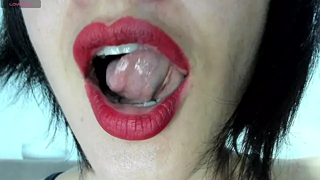 Snapshot of queen_fetish chatting on 02-10-25, 09:58 queen fetish online show from 02-10-25, 09:58