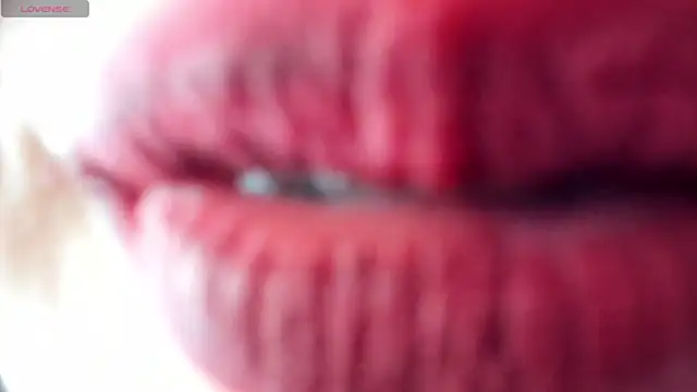 Snapshot of queen_fetish chatting on 02-12-25, 01:27 queen fetish online show from 02-12-25, 01:27