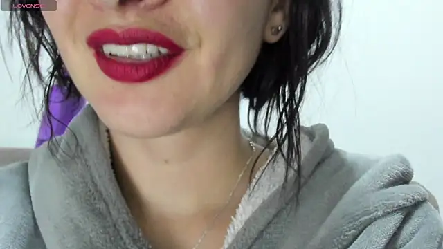 Snapshot of queen_fetish chatting on 03-04-25, 11:32 queen fetish online show from 03-04-25, 11:32