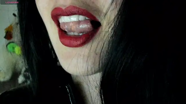 Snapshot of queen_fetish chatting on 03-10-25, 08:34 queen fetish online show from 03-10-25, 08:34