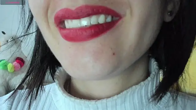 Snapshot of queen_fetish chatting on 03-14-25, 11:45 queen fetish online show from 03-14-25, 11:45