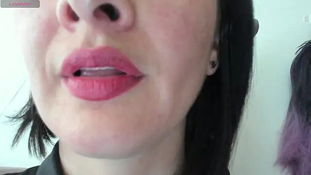 Snapshot of queen_fetish chatting on 03-18-25, 08:26 queen fetish online show from 03-18-25, 08:26