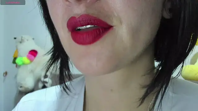 Snapshot of queen_fetish chatting on 03-19-25, 10:33 queen fetish online show from 03-19-25, 10:33