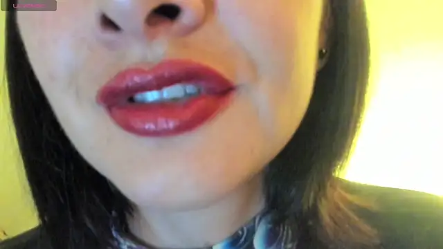 Snapshot of queen_fetish chatting on 09-11-25, 10:26 queen fetish online show from 09-11-25, 10:26