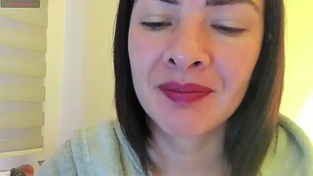 Snapshot of queen_fetish chatting on 09-22-25, 10:39 queen fetish online show from 09-22-25, 10:39