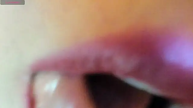 Snapshot of queen_fetish chatting on 09-28-25, 04:34 queen fetish online show from 09-28-25, 04:34