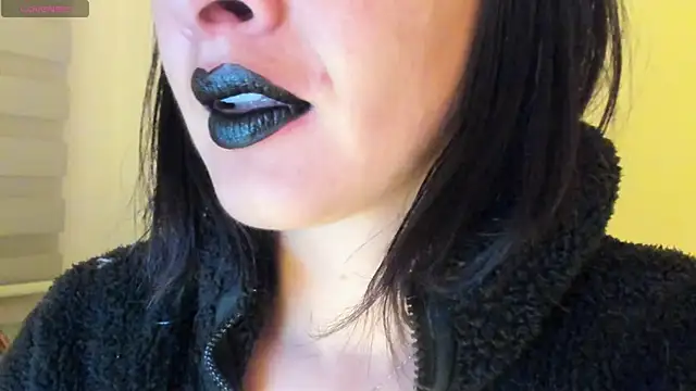 Snapshot of queen_fetish chatting on 09-30-25, 10:31 queen fetish online show from 09-30-25, 10:31