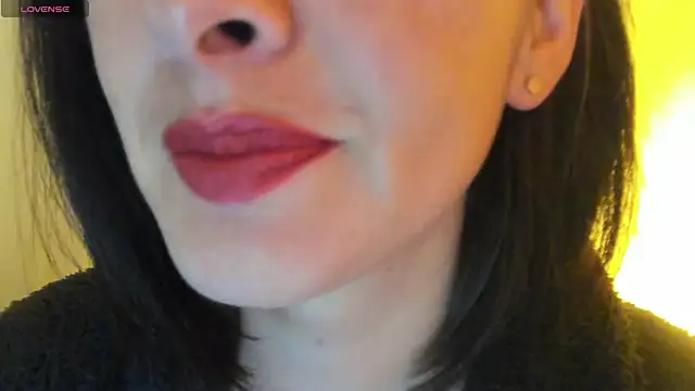 Snapshot of queen_fetish chatting on 10-01-25, 02:12 queen fetish online show from 10-01-25, 02:12