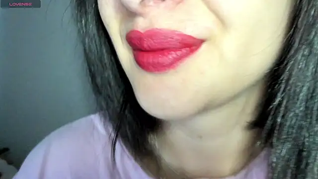 Snapshot of queen_fetish chatting on 10-22-25, 10:37 queen fetish online show from 10-22-25, 10:37