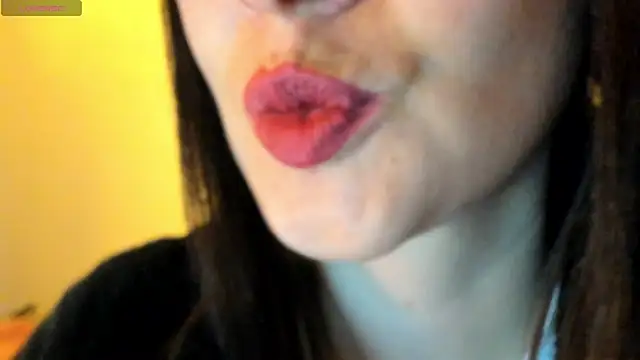 Snapshot of queen_fetish chatting on 10-25-25, 10:34 queen fetish online show from 10-25-25, 10:34