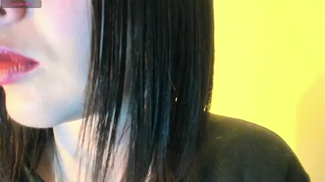 Snapshot of queen_fetish chatting on 10-29-25, 10:28 queen fetish online show from 10-29-25, 10:28