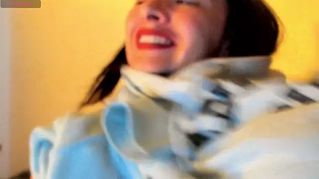 Snapshot of queen_fetish chatting on 10-29-25, 10:33 queen fetish online show from 10-29-25, 10:33