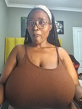 Snapshot of Bustygoddess32 chatting on 01-04-25, 01:10 Bustygoddess32 online show from 01-04-25, 01:10