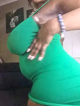 Snapshot of Bustygoddess32 chatting on 03-15-25, 03:40 Bustygoddess32 online show from 03-15-25, 03:40