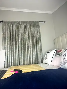 Snapshot of Bustygoddess32 chatting on 10-04-25, 06:50 Bustygoddess32 online show from 10-04-25, 06:50