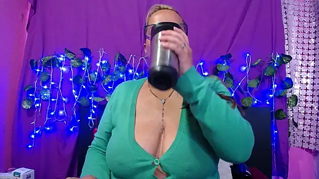 hazel 34 online show from 02-22-25, 10:07