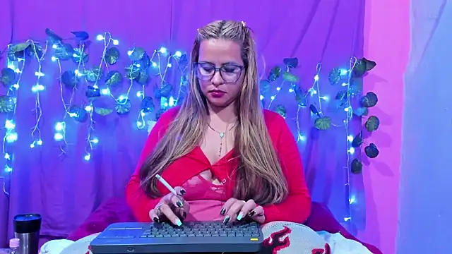 hazel 34 online show from 03-15-25, 08:26