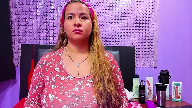 hazel 34 online show from 03-21-25, 04:06