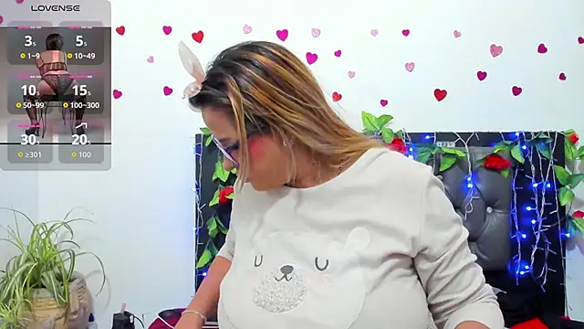 hazel 34 online show from 11-12-25, 08:26