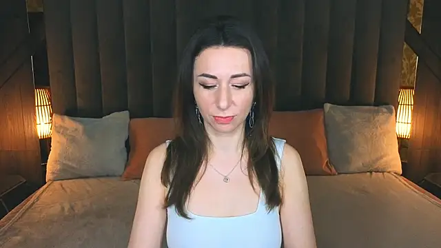 KimmmLi online show from 10-17-25, 06:16