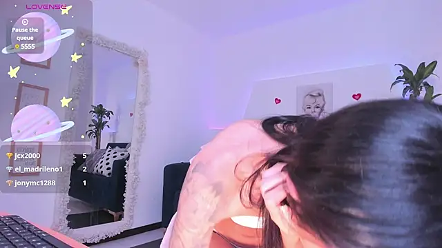 Kim ev online show from 01-17-25, 10:55