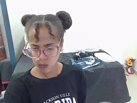 Snapshot of CanellaHotx chatting on 12-27-24, 03:48 CanellaHotx online show from 12-27-24, 03:48