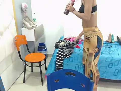 Snapshot of CanellaHotx chatting on 12-31-24, 02:47 CanellaHotx online show from 12-31-24, 02:47