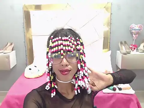 Snapshot of CanellaHotx chatting on 01-16-25, 06:27 CanellaHotx online show from 01-16-25, 06:27