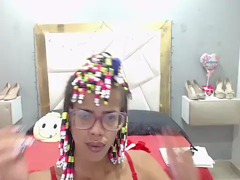 Snapshot of CanellaHotx chatting on 01-25-25, 03:52 CanellaHotx online show from 01-25-25, 03:52