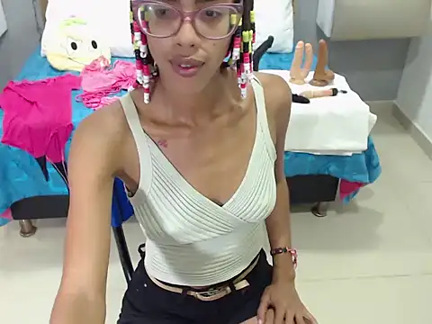 Snapshot of CanellaHotx chatting on 01-29-25, 07:53 CanellaHotx online show from 01-29-25, 07:53